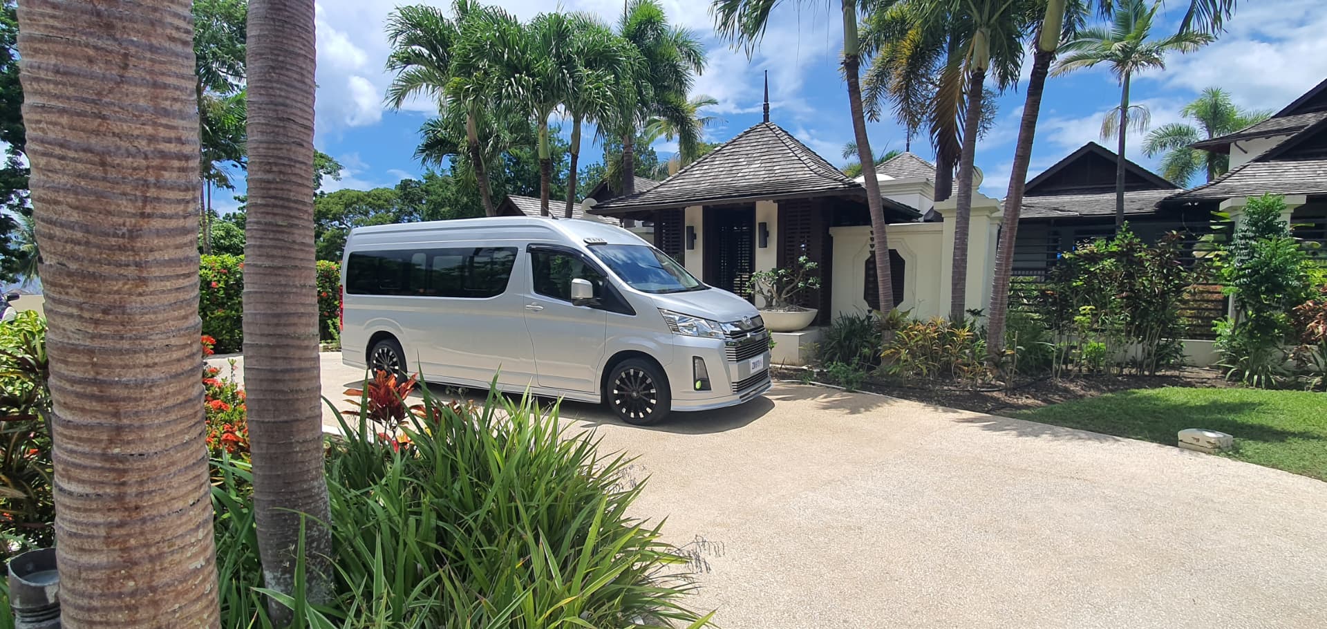 Unique Chauffeurs private driver chauffeur service in Barbados